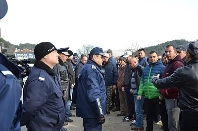 Протестиращи животновъди: Има картел между мандрите