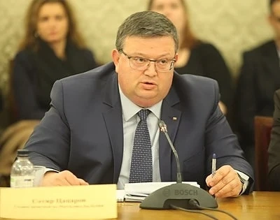 Цацаров: Снощи са задържани 32 кг хероин. Проведена е и операция срещу трафика на оръжия 