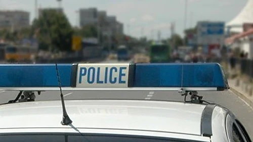 Майка хвърли новородено в тоалетната, взеха й другото дете