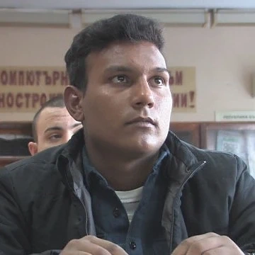 Гимназист от Стара Загора върна пълна чанта с пари
