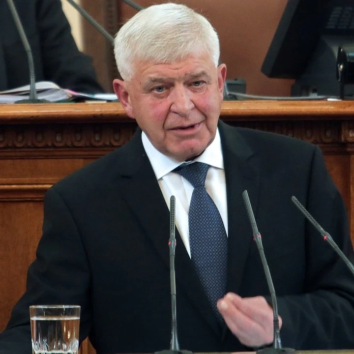 Здравният министър поиска оставката на шефа на НЗОК