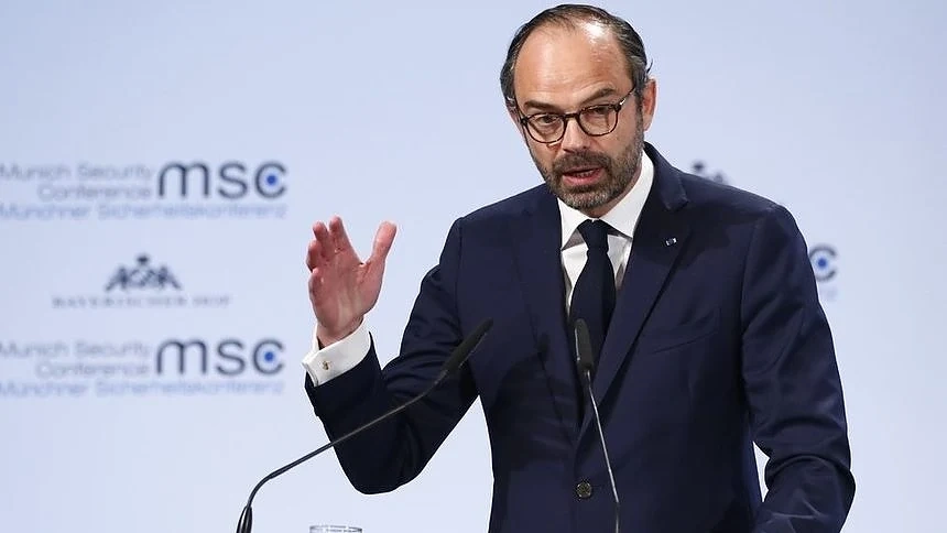 Идеята за Европа на отбраната да не остава само на думи, настоя френският премиер