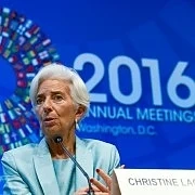 МВФ предупреди за рискове в световната икономика