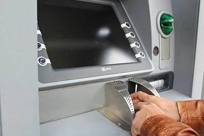 Екшън в София, взрив на банкомат и гонка с полицията