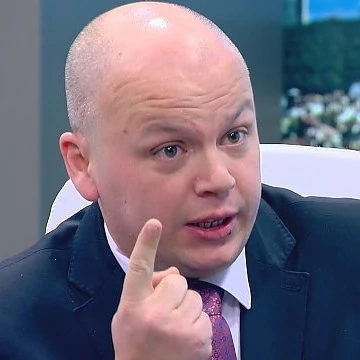 От БСП: Симеонов е като озверял фашист, вън от кабинета