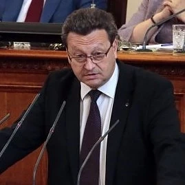Ерменков: БСП и ГЕРБ като партии не стоят зад сделката с ЧЕЗ