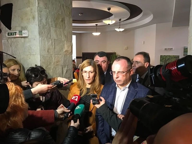 Ангелкова измисли 12 винени маршрута - да са колкото месеците в годината