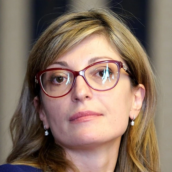 Захариева за Русия: Благодарността се дава, не се изисква