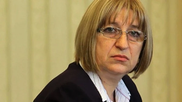 Цачева: Подсилваме законите срещу насилието, и дебненето ще е наказуемо