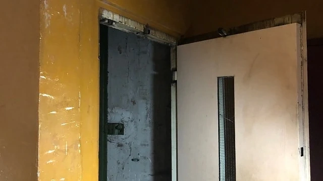 Възрастен мъж падна в асансьорна шахта в „Света троица” 