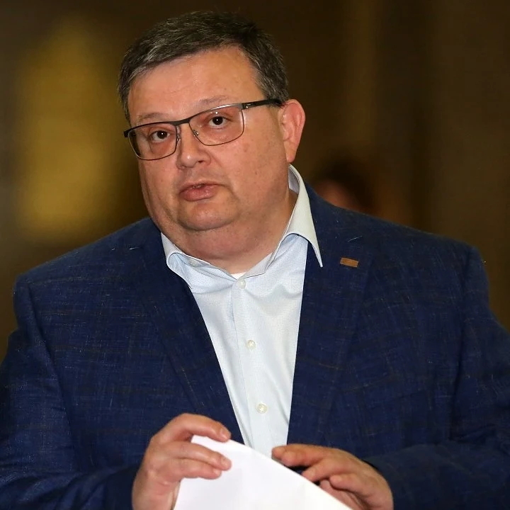Заловиха обирджиите на инкасото в Плевен
