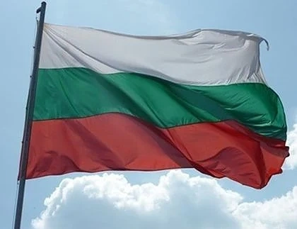 Защо ученик изгори и поруга българския национален флаг