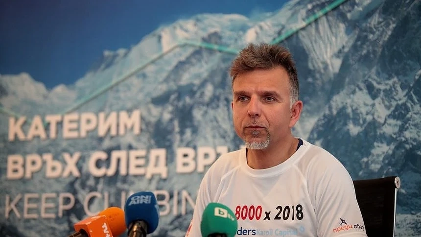 Боян Петров тръгва към Шиша Пангма и Еверест