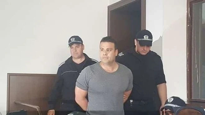 Оставиха за постоянно в ареста полицейския шеф в Раковски