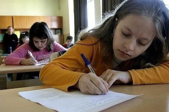 Започва изпитният маратон на четвъртокласниците: 63 883 деца на външно оценяване