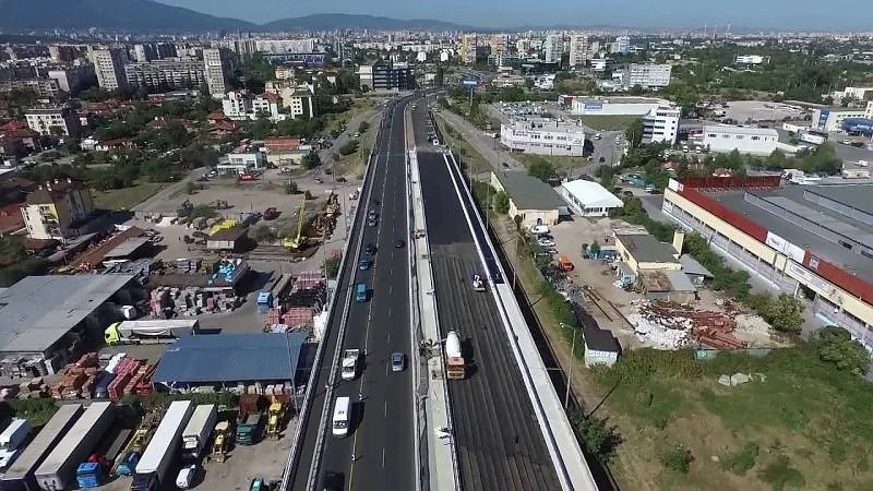 Тапа на бул. Владимир Вазов от днес заради строежа на метрото