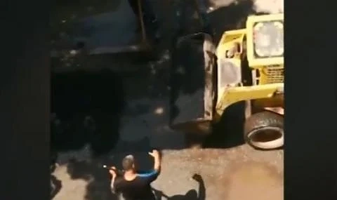 Абсурд в \