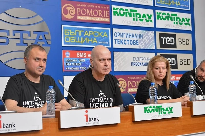Слави Трифонов ще дари парите от концерта си в Англия на Конфедерацията за защита правата на децата
