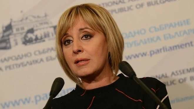 Манолова: Десетки български граждани са застрашени от сериозни присъди и глоби в Гърция