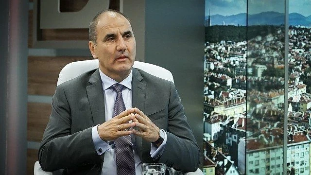 Цветанов: Президентът да мине през парламента за едно кафе