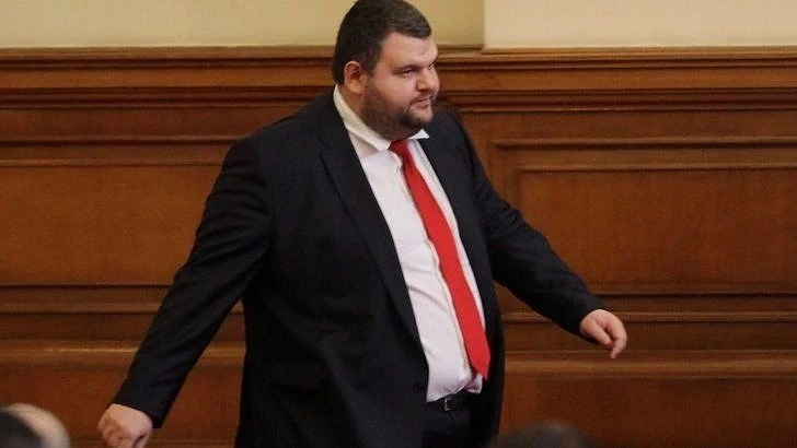 Комисията \'Антикорупция\' обеща пресконференция за сигнала срещу Пеевски