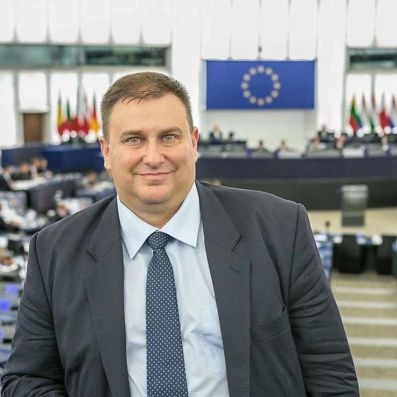 Евродепутат по повод кравата Пенка: БАХБ избива на място нерегистрирани коне