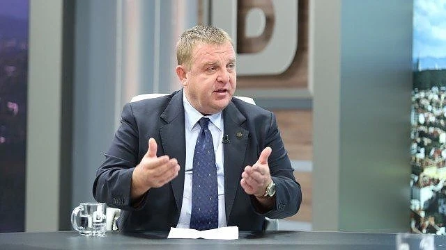 По-малко от половината пилоти в армията летят