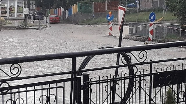 Дъжд наводни София
