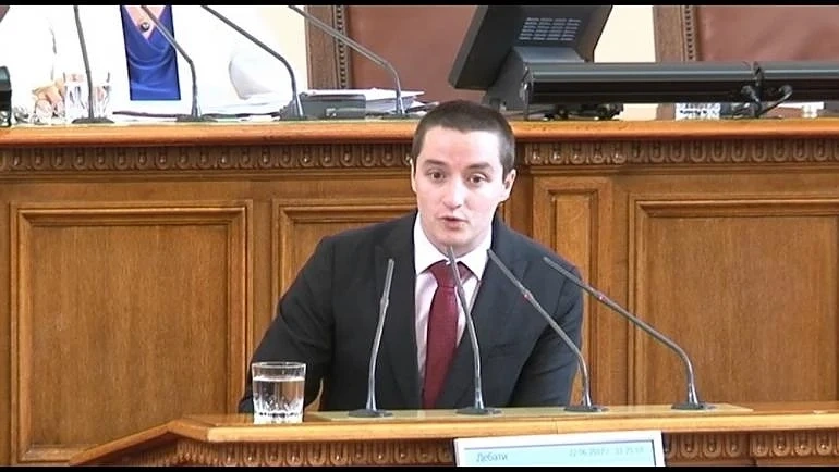 Ще спрат ли камерите в колите войната по пътищата