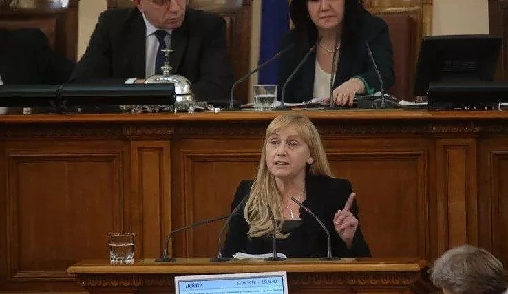 Йончева: Всеки вот на недоверие към правителството на Борисов е закъснял