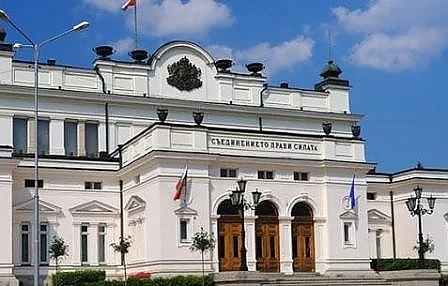 Народното събрание да стартира работа по законопроект за фирмите събирачи на дългове