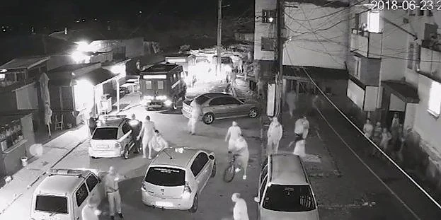 Грешка е, че полицията не стреляла с гумени куршуми по ромите в Ботевград, обяви зам.-министър