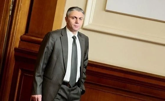 Карадайъ: Управлението генерира напрежение, несигурност и нестабилност