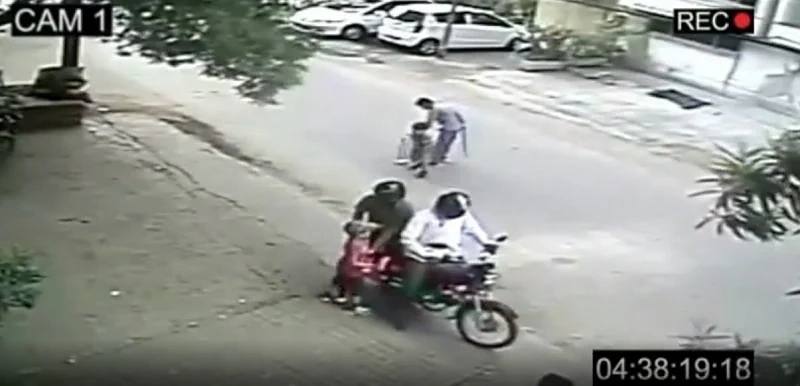 Видео в WhatsApp доведе до убийство в Индия
