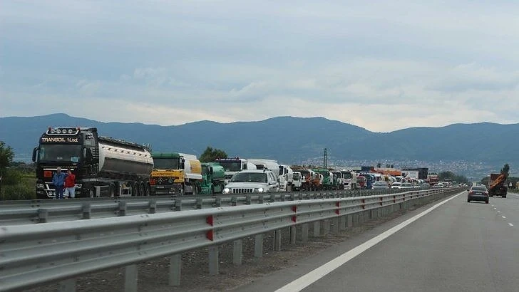 Търговци на горива на протест: над 100 цистерни на шествие на Околовръстното