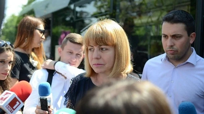 Фандъкова пробва нов хибриден автобус