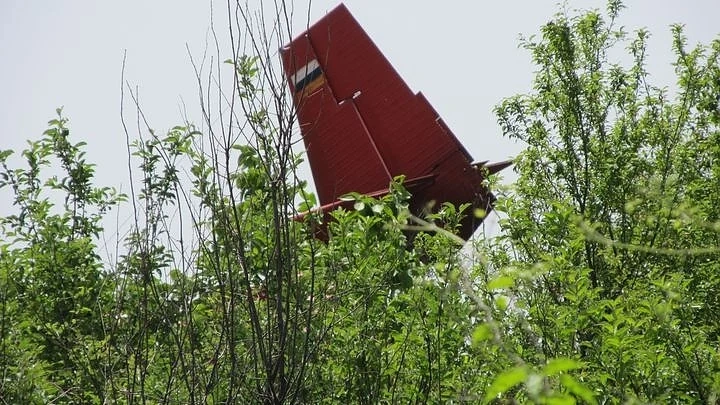 Селскостопански самолет падна край АМ „Тракия“, пилотът е в добро състояние