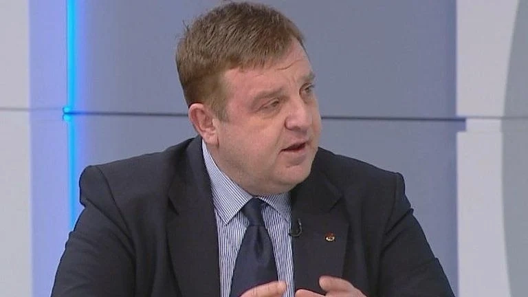 Каракачанов: Меркел покани имигрантите. Ако ги върнат в Гърция, те ще тръгнат пак