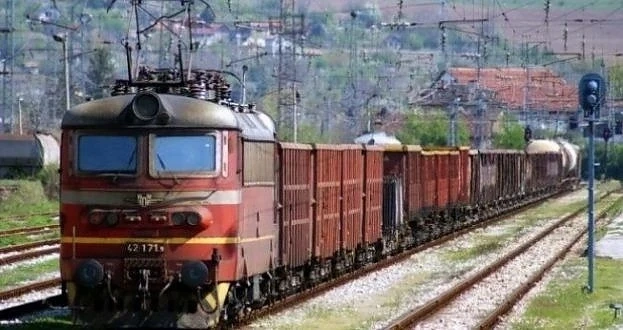 Влак уби жена, движението към Кулата е спряно