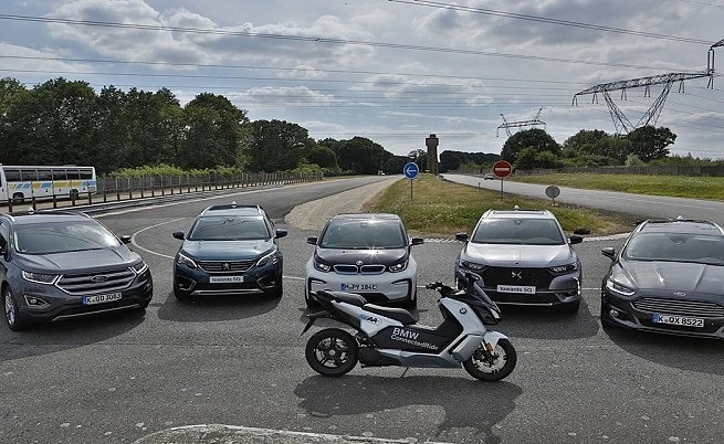 Колите на BMW, Peugeot и Ford вече си говорят помежду си