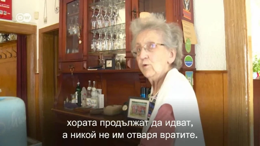87-годишната барманка, наляла над 1 млн. чаши с бира