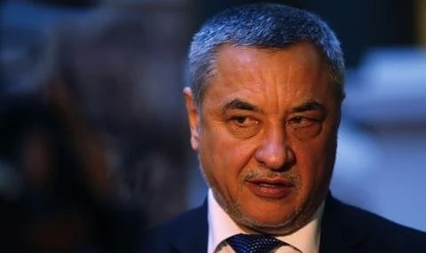 Симеонов скочи на ГЕРБ и АТАКА: Спасявате редник Киро