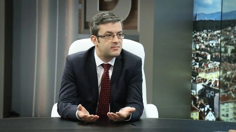 Тома Биков отвръща на удара: Нинова може да пренесе чумата от Странджа