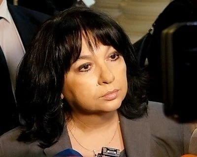 Министър Петкова: ГЕРБ не води война с президента, но да каже откъде са тези 1,6 млрд. лв.