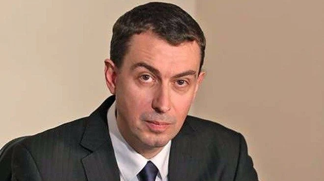 Горялата сграда от Царските конюшни е собственост на Външно