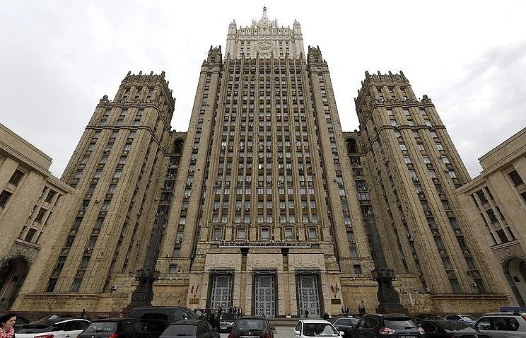 Москва \'разочарована\' от връщането на американските санкции срещу Иран