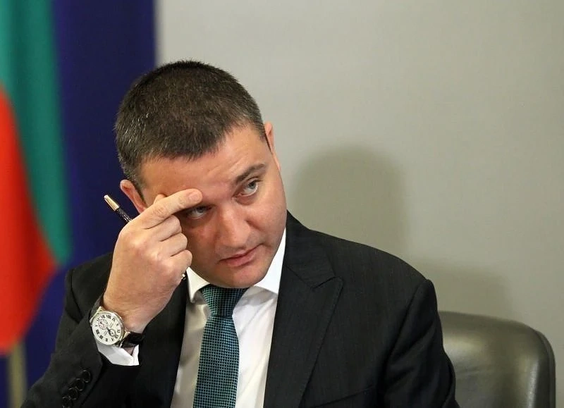 Горанов: Нека президентът да каже кой пази Желязков 