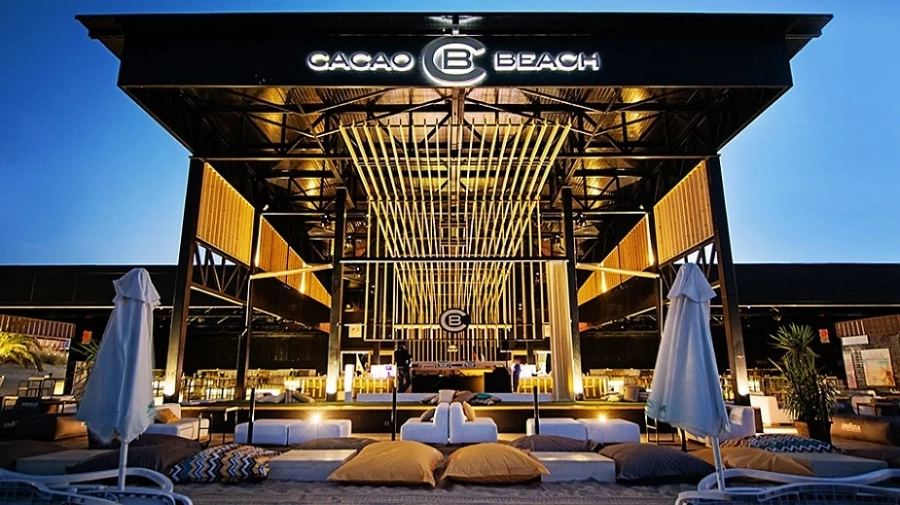 Валери Симеонов затвори Cacao beach и Hedon