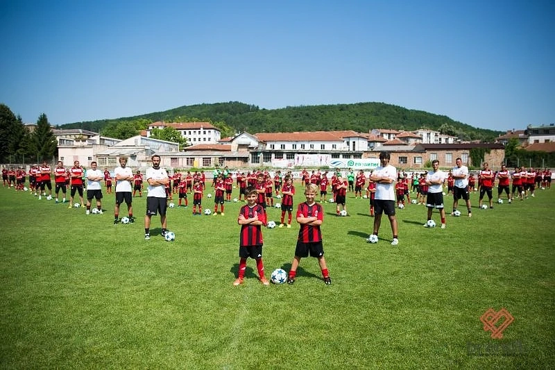 С уникална хореография и българско хоро завърши седмото издание на Milan Academy Junior Camp Bulgaria