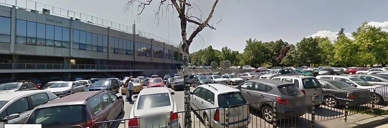 Паркирането до Националния стадион по лев на час